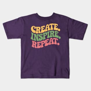 Art teacher creative people quote Kids T-Shirt